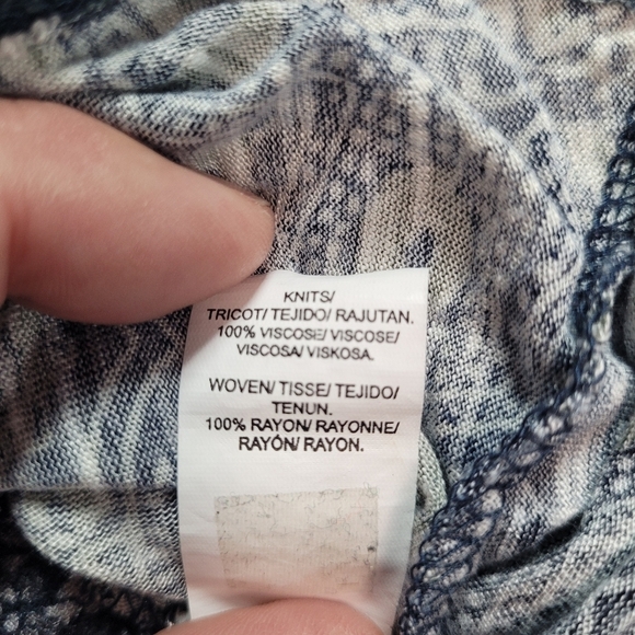 Lucky Brand Blue Floral Mixed Print Crew Neck Blouse Size Small - Picture 8 of 9